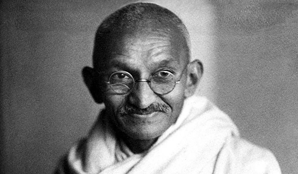 You are currently viewing As 10 Frases de Mahatma Gandhi Que Irão Te Ensinar a Viver Os Seus Dias Como Se Fosse o Último