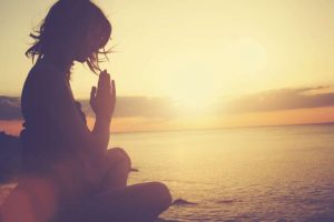 Read more about the article Cientistas Descobrem Que a Oração Realmente Ajuda a Melhorar Muitas Doenças