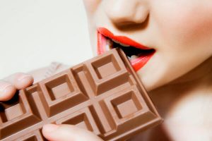 Read more about the article ▷ Sonhar Com Chocolate 【14 Significados Reveladores】